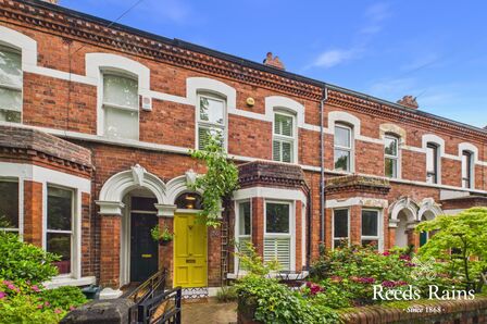 Deramore Avenue, 2 bedroom Mid Terrace House to rent, &pound;1,350 pcm
