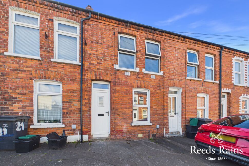 2 bedroom Mid Terrace House to rent