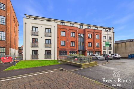 Old Bakers Court, 2 bedroom Flat to rent, &pound;1,200 pcm