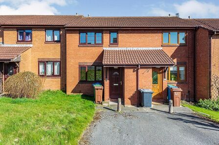 2 bedroom Mid Terrace House to rent