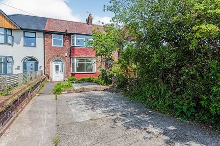 Whinney Heys Road, 3 bedroom Mid Terrace House to rent, £800 pcm