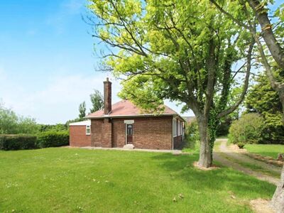 Mains Lane, 3 bedroom Detached House for sale, £575,000