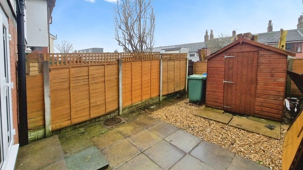 2 bedroom Mid Terrace House to rent, The Conifers, Kirkham, PR4 £700 pcm