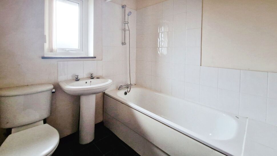 2 bedroom Mid Terrace House to rent, The Conifers, Kirkham, PR4 £650 pcm