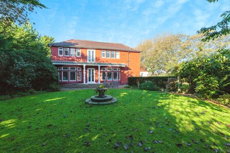 Sixth Avenue, 4 bedroom Detached House for sale, £699,950