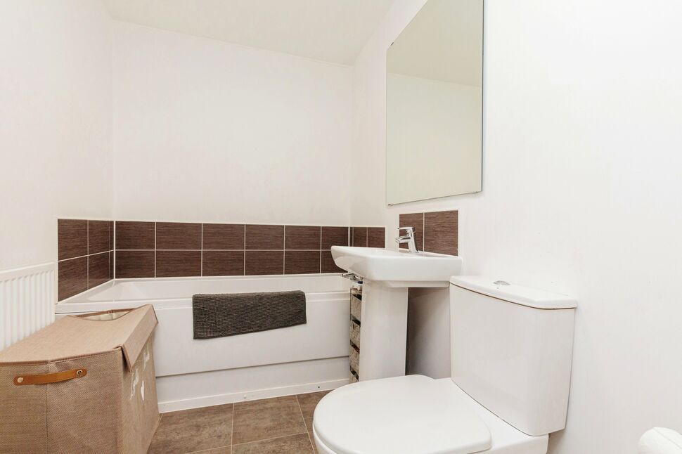 4 bedroom Mid Terrace House for sale, Drive, Warton, PR4