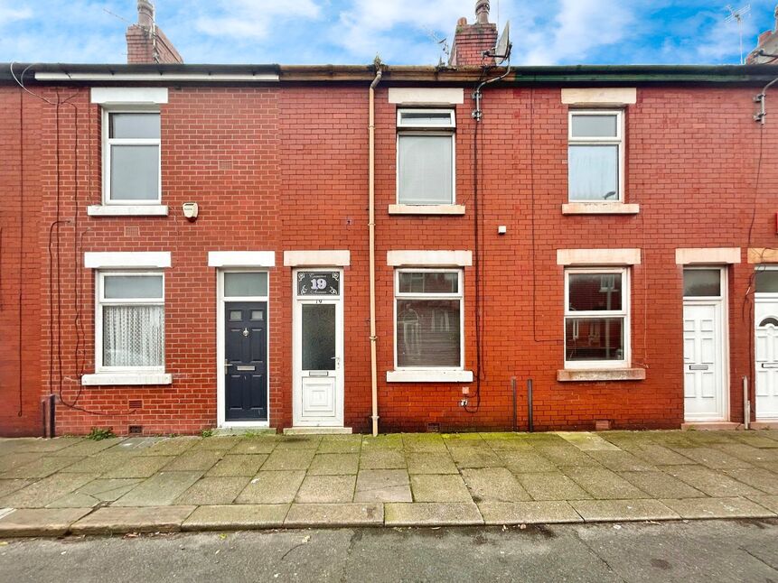 2 bedroom Mid Terrace House for sale, Cameron Avenue, Blackpool, FY3