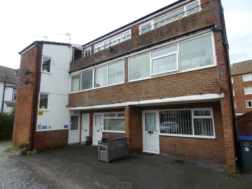 1 bedroom Flat for sale, Whitegate Drive, Blackpool, FY3 £62,500