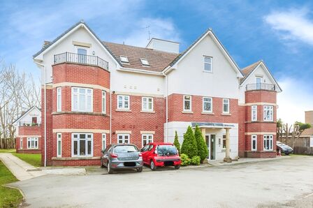 2 bedroom  Flat to rent
