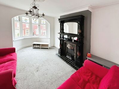 Burlington Road, 2 bedroom  Flat to rent, £695 pcm