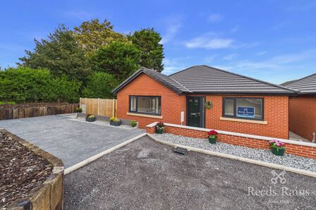 Common Edge Road, 2 bedroom Detached Bungalow for sale, &pound;249,950