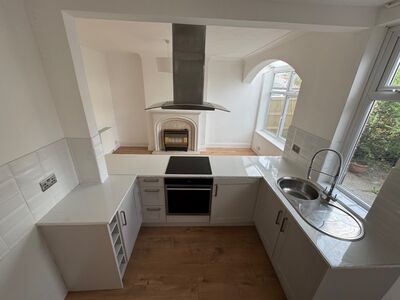 3 bedroom Mid Terrace House for sale