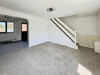 2 bedroom Mid Terrace House to rent