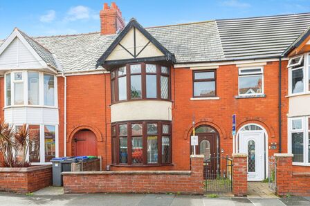 3 bedroom Mid Terrace House for sale