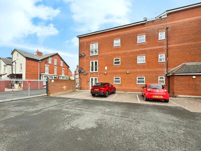 2 bedroom  Flat for sale