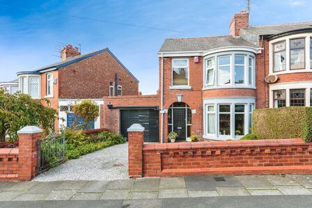 3 bedroom End Terrace House for sale