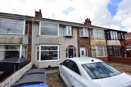 3 bedroom Mid Terrace House for sale