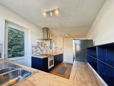 2 bedroom Mid Terrace House for sale