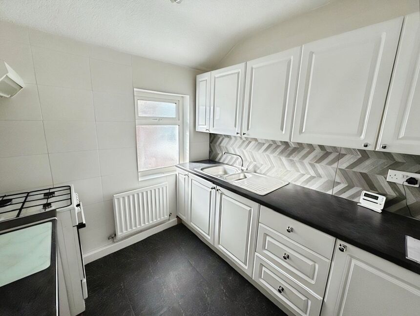 Main image of 2 bedroom  Flat to rent, Victoria Road East, Thornton-Cleveleys, Lancashire, FY5