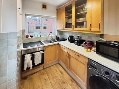 Beverley Grove, 3 bedroom Semi Detached House to rent, £980 pcm