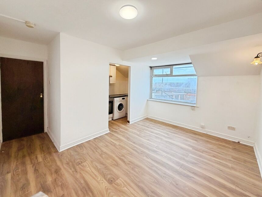 Main image of 2 bedroom Flat to rent, Beach Road, Thornton-Cleveleys, Lancashire, FY5