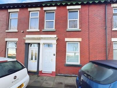 2 bedroom Mid Terrace House to rent