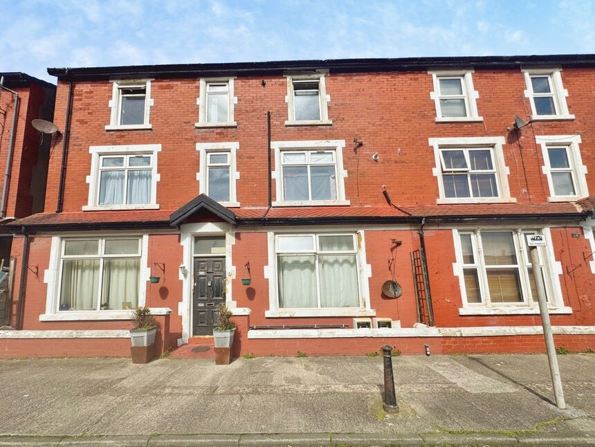 Main image of 5 bedroom Flat for sale, St. Bedes Avenue, Blackpool, Lancashire, FY4
