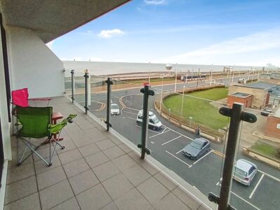 3 bedroom Flat for sale