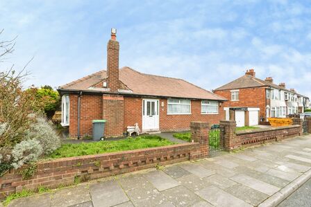 Preston New Road, 2 bedroom Semi Detached Bungalow for sale, &pound;130,000