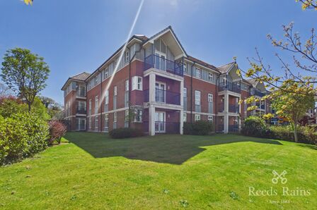 1 bedroom Flat for sale