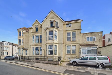 10 bedroom Flat for sale
