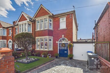 3 bedroom End Terrace House for sale