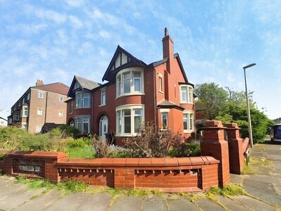 Shaftesbury Avenue, 1 bedroom Flat to rent, &pound;650 pcm