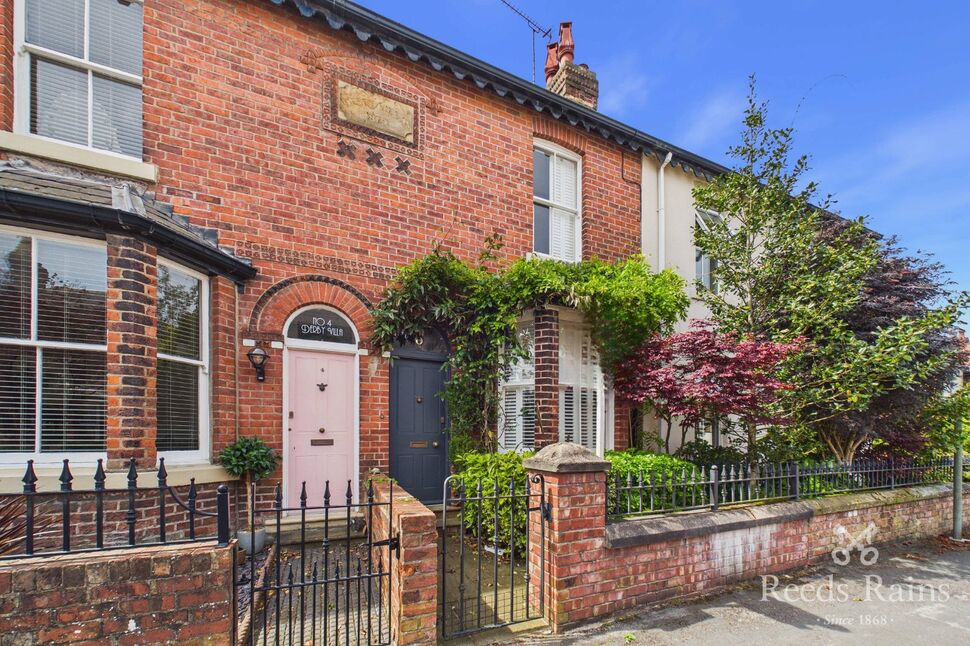 Main image of 2 bedroom Mid Terrace House for sale, Derby Road, Poulton-le-Fylde, Lancashire, FY6