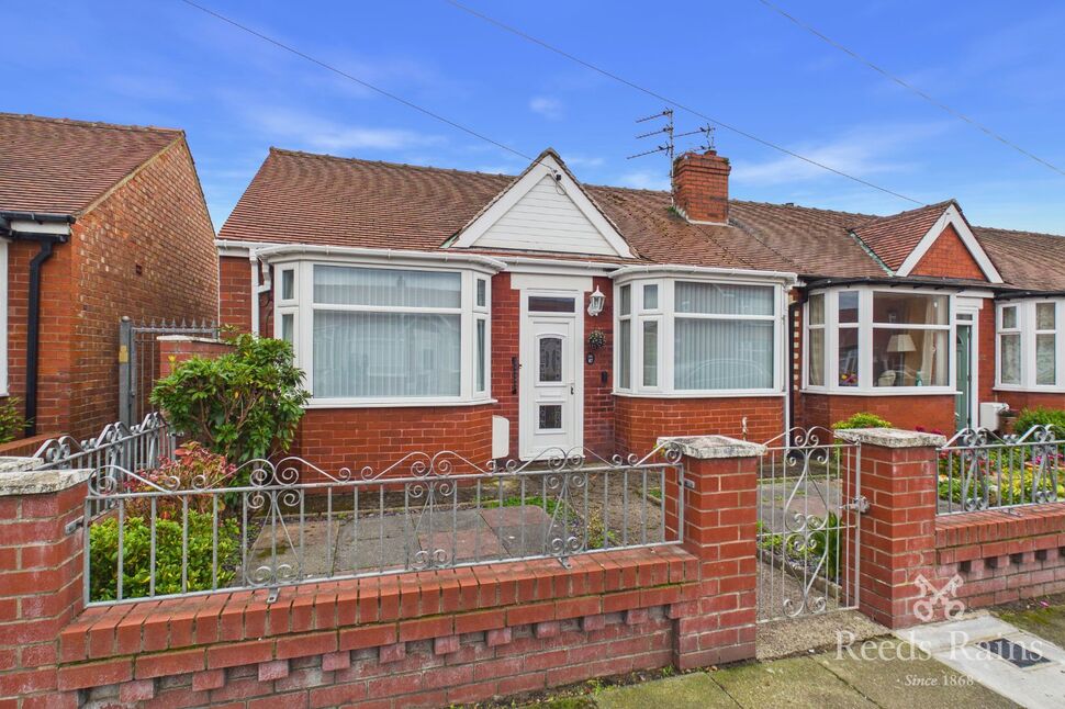 Main image of 2 bedroom End Terrace Bungalow for sale, Collyhurst Avenue, Blackpool, Lancashire, FY4