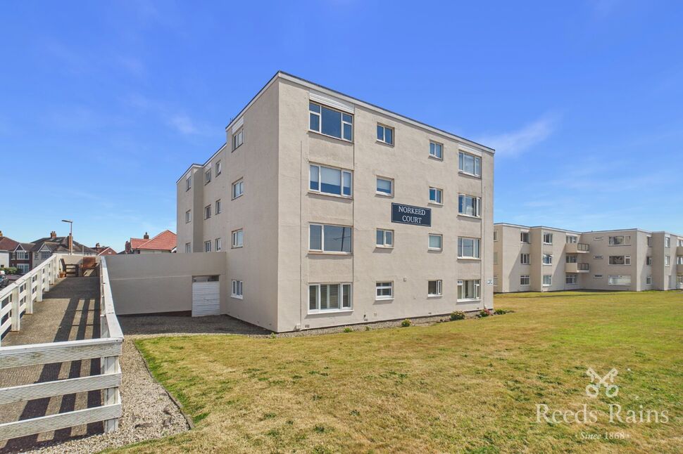Main image of 1 bedroom Flat for sale, Queens Promenade, Thornton-Cleveleys, Lancashire, FY5