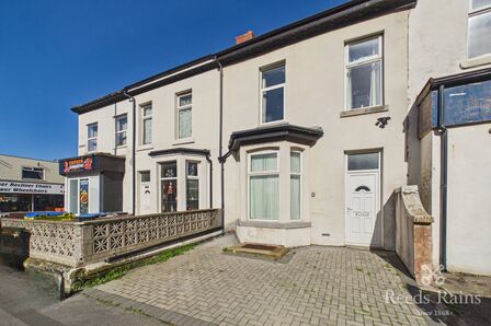 4 bedroom Mid Terrace House for sale