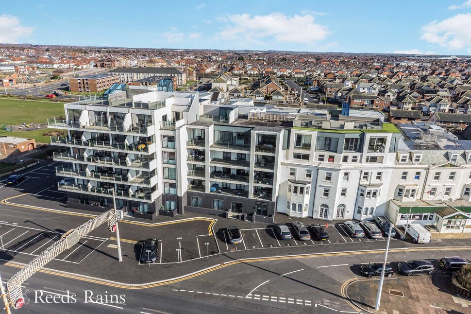 Main image of 3 bedroom Flat for sale, New South Promenade, Blackpool, Lancashire, FY4