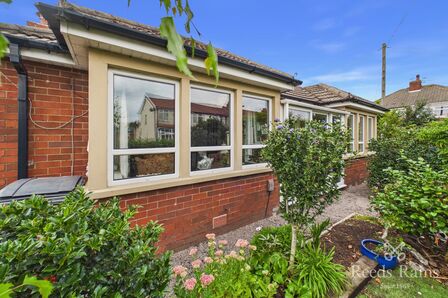Rough Heys Lane, 2 bedroom Detached Bungalow for sale, &pound;199,950