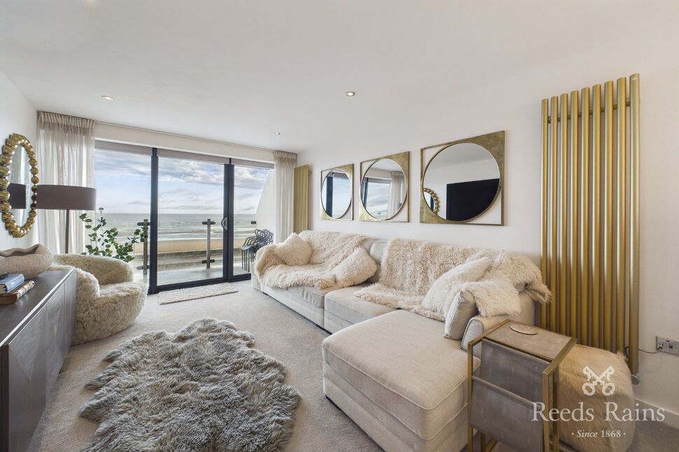 Main image of 2 bedroom Flat for sale, New South Promenade, Blackpool, Lancashire, FY4