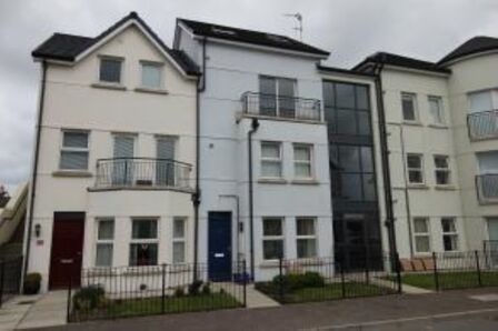 Linen Crescent, 2 bedroom Mid Terrace House to rent, £825 pcm