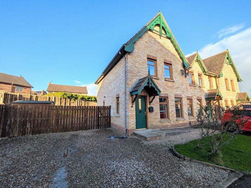 3 bedroom Semi Detached House to rent