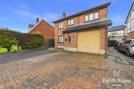 3 bedroom Detached House to rent