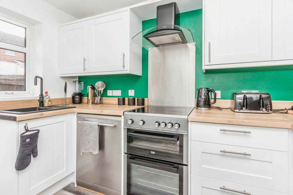 3 bedroom Mid Terrace House for sale, Hawthorne Court, Bangor, BT20 £