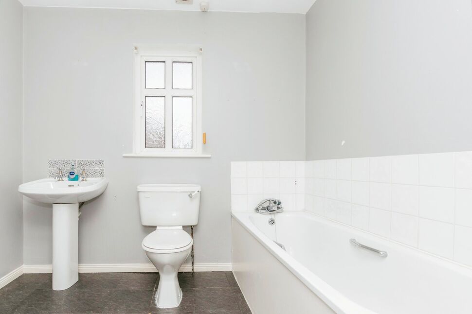 3 bedroom Mid Terrace House for sale, Hawthorne Court, Bangor, BT20 £