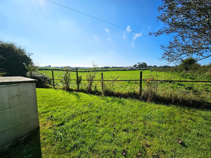 3 bedroom Detached House for sale, Ballycrochan Road, Bangor, BT19 £182,500