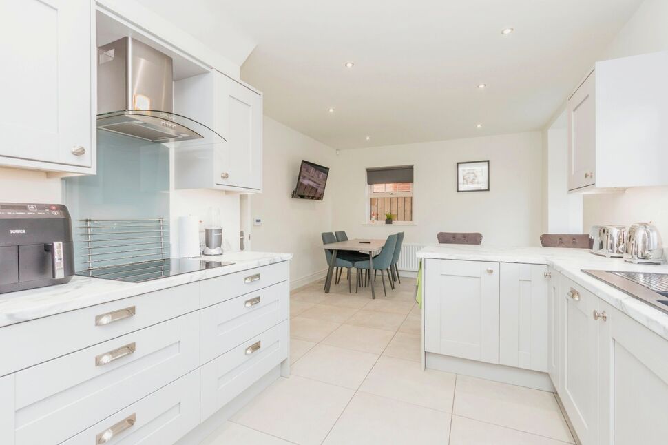 4 bedroom Detached House for sale, Helens Wood Lane, Bangor, BT19 £