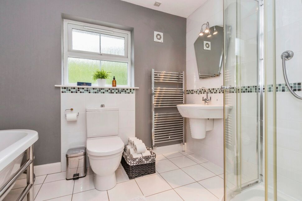 6 bedroom Detached House for sale, Beechfield Crescent, Bangor, BT19