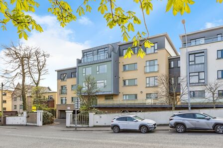Castle Street, 2 bedroom  Flat for sale, £199,950
