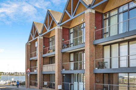3 bedroom  Flat for sale
